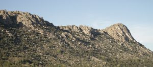 Vista del Pico de la Miel en La Cabrera.