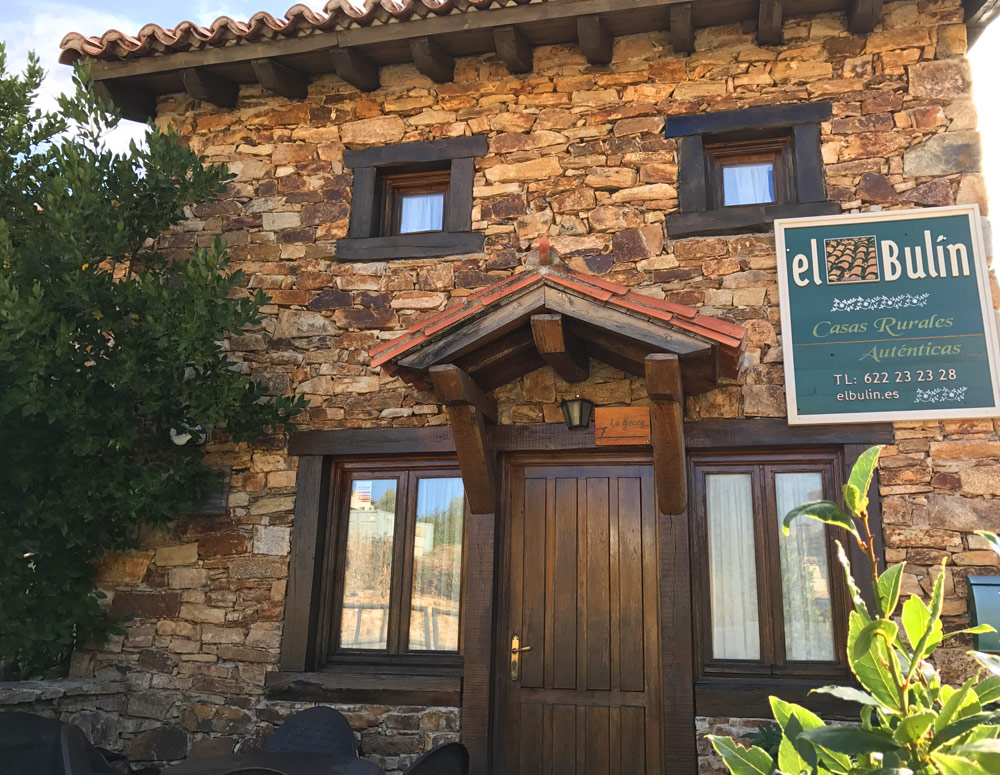Casa de alquiler completa está ubicada en Horcajuelo de la Sierra