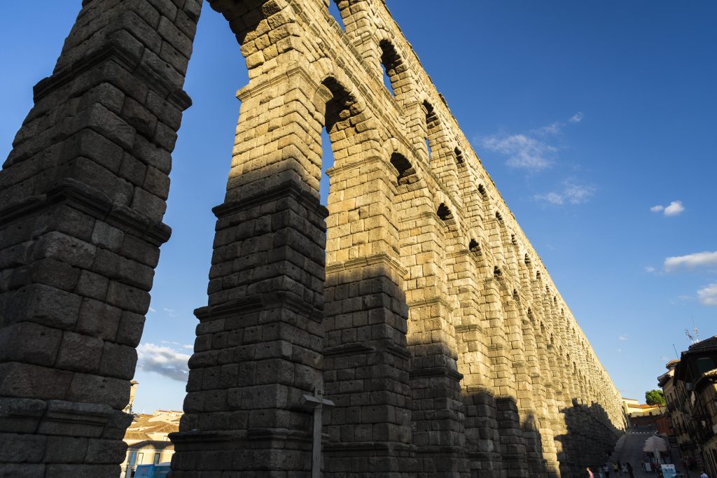 vista famoso acueducto segovia hermosa sombra