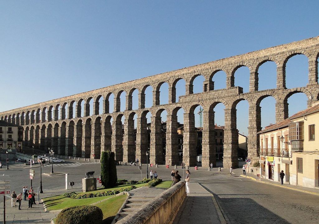 1280px Aqueduct of Segovia 02