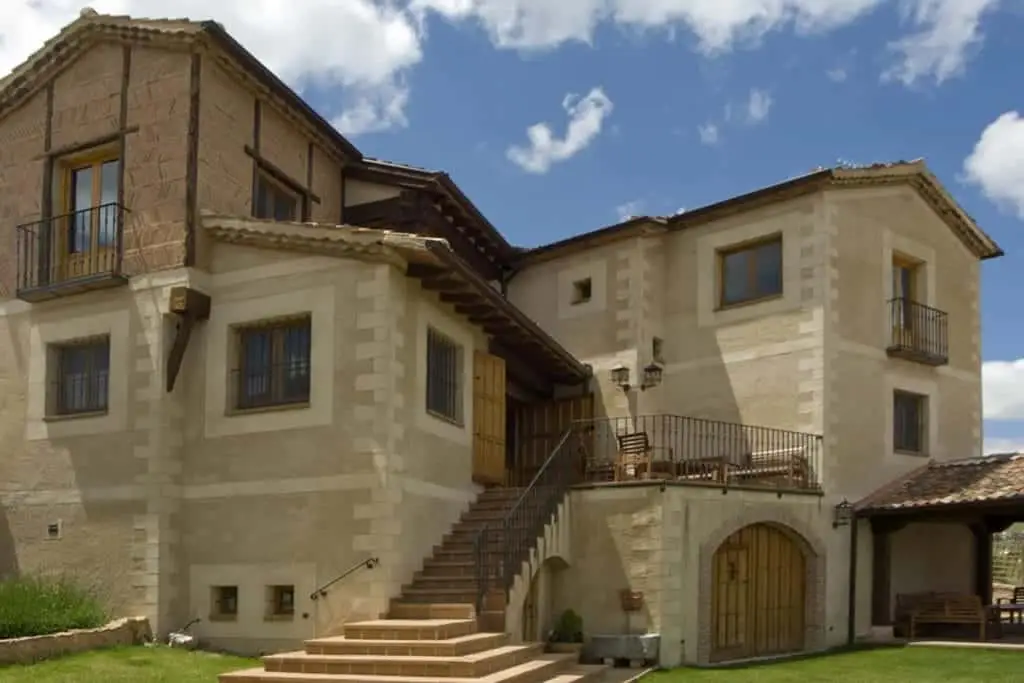 como elegir la mejor casa rural en segovia para grupos familias y parejas