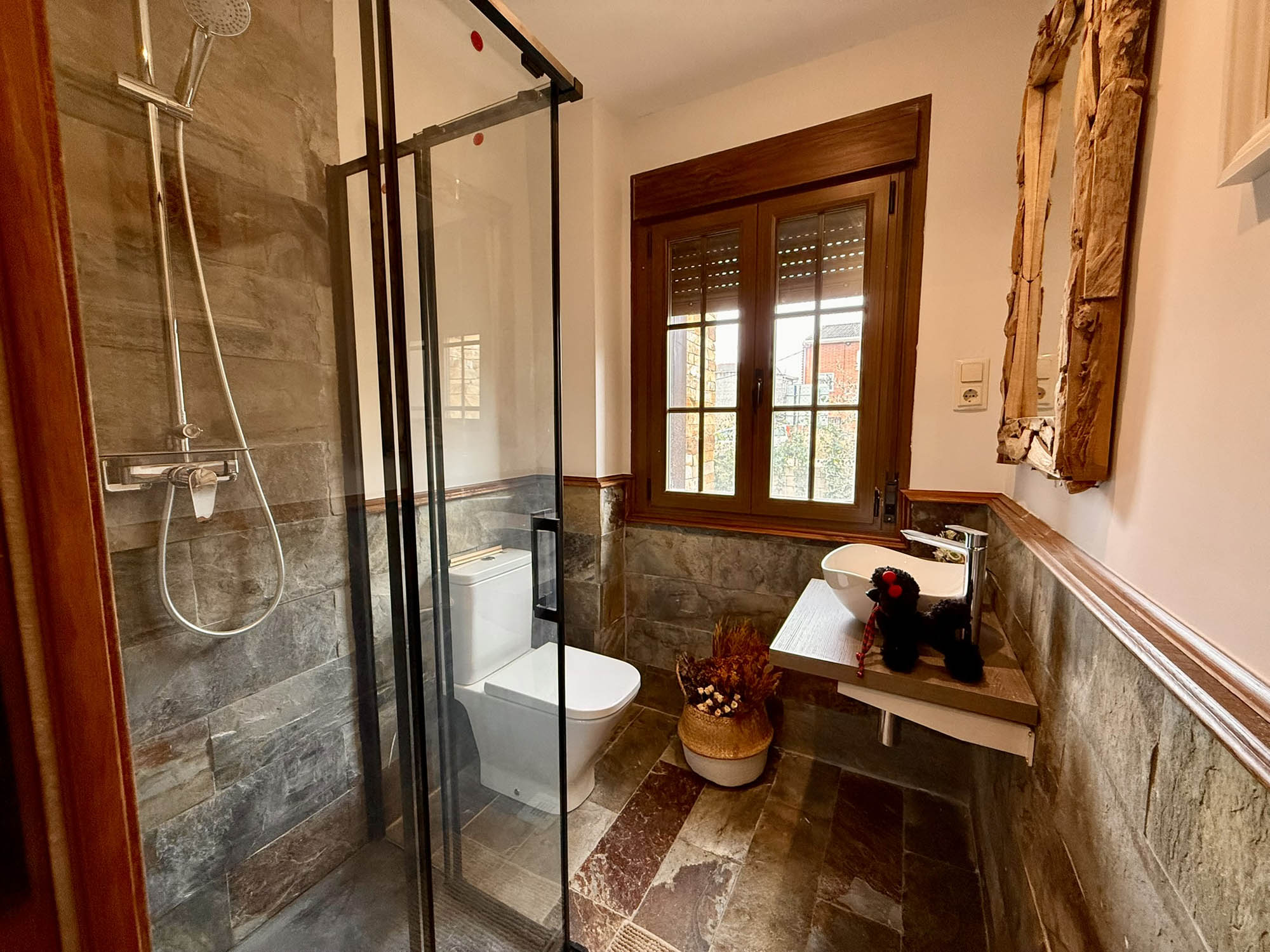 casa rural reduena casa rosita bano 01